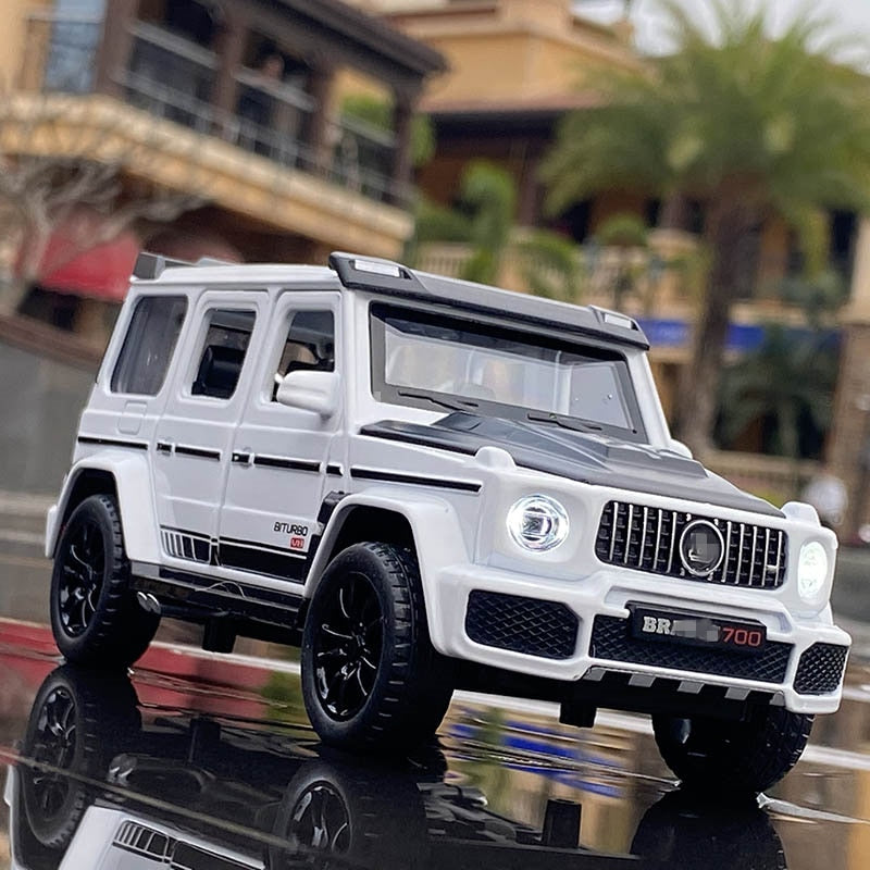 1/32 G700 G65 SUV Alloy Car Model Diecast Simulation