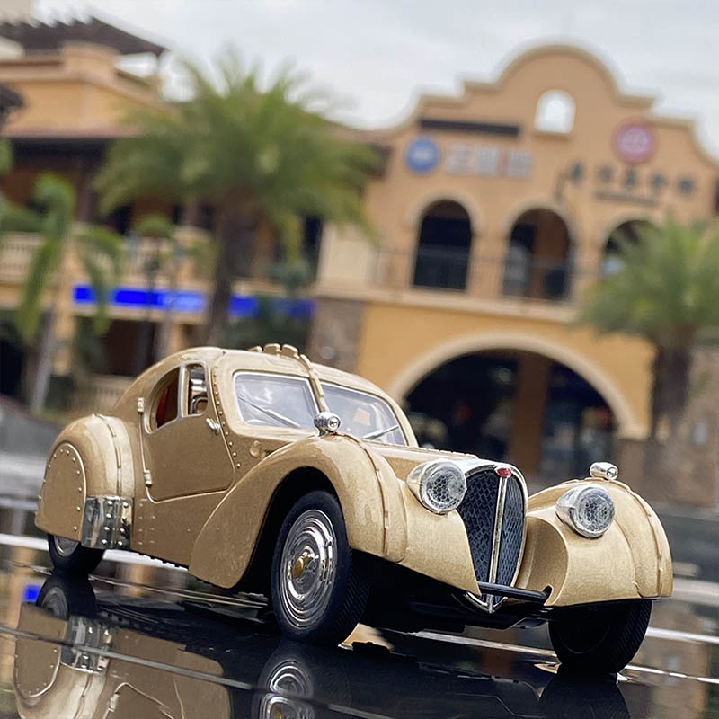 1:28 Bugatti TYPE 57SC Classic Car Model Simulation