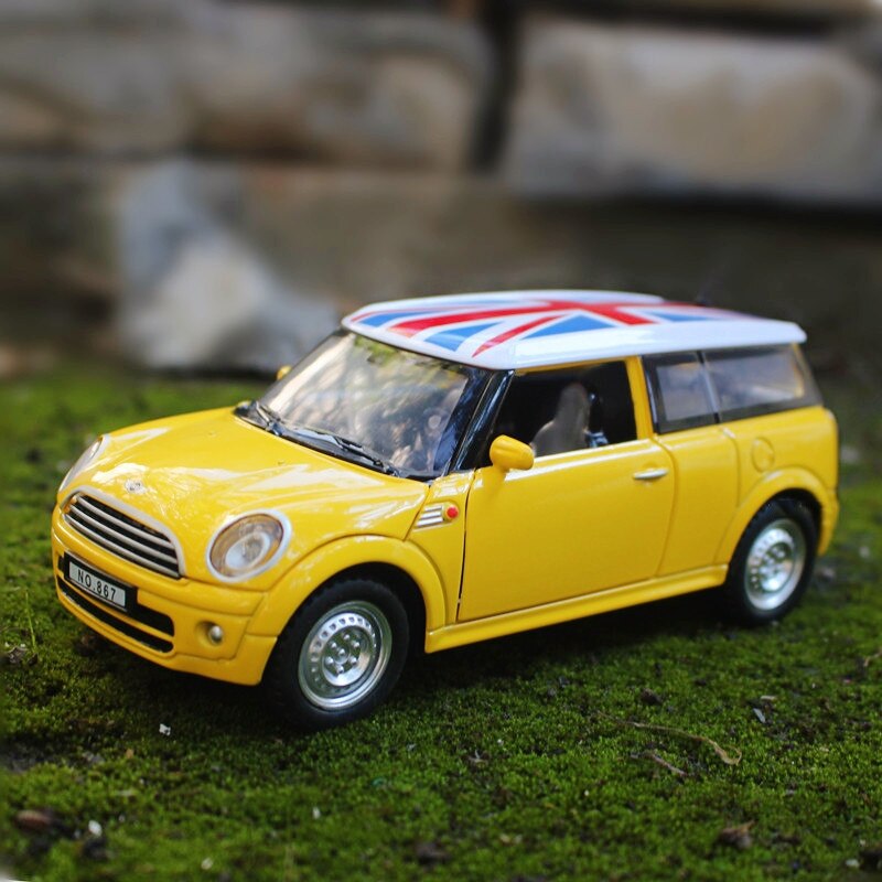 1:32 Mini Countryman Diecast Model Simulation