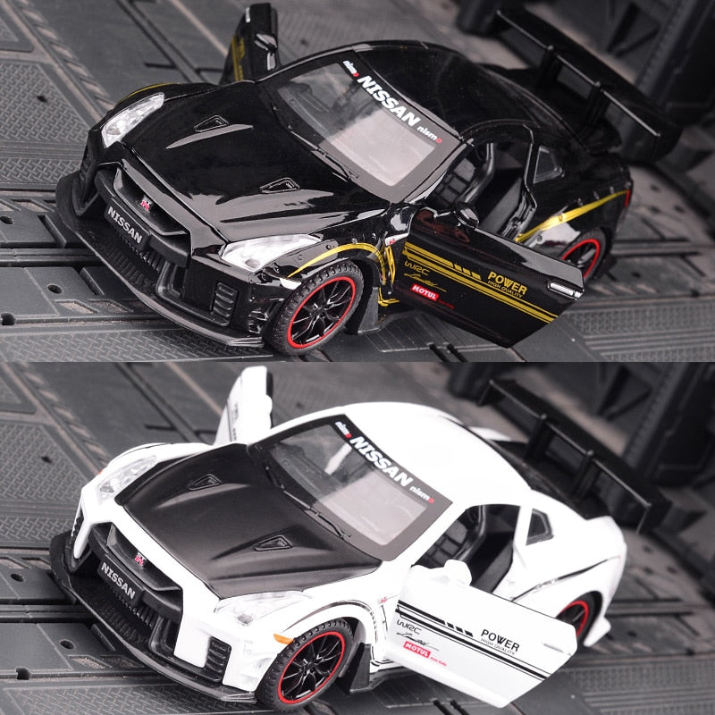 1:32 NISSAN GT-R R35 Alloy Car Model