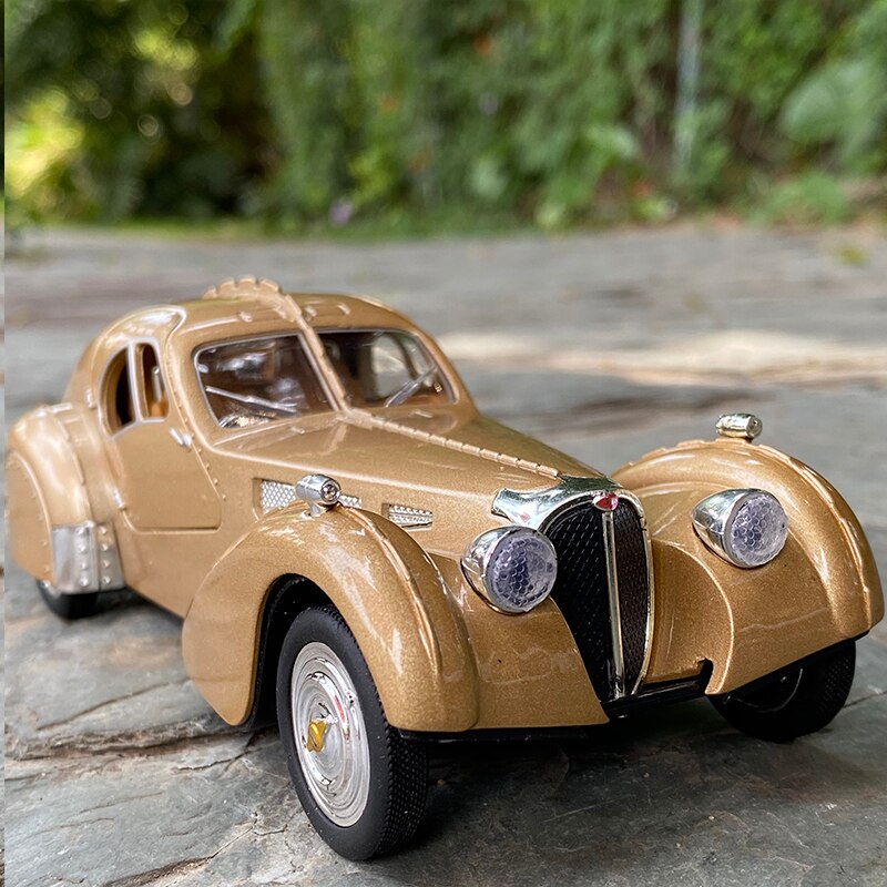 1:28 Bugatti TYPE 57SC Classic Car Model Simulation