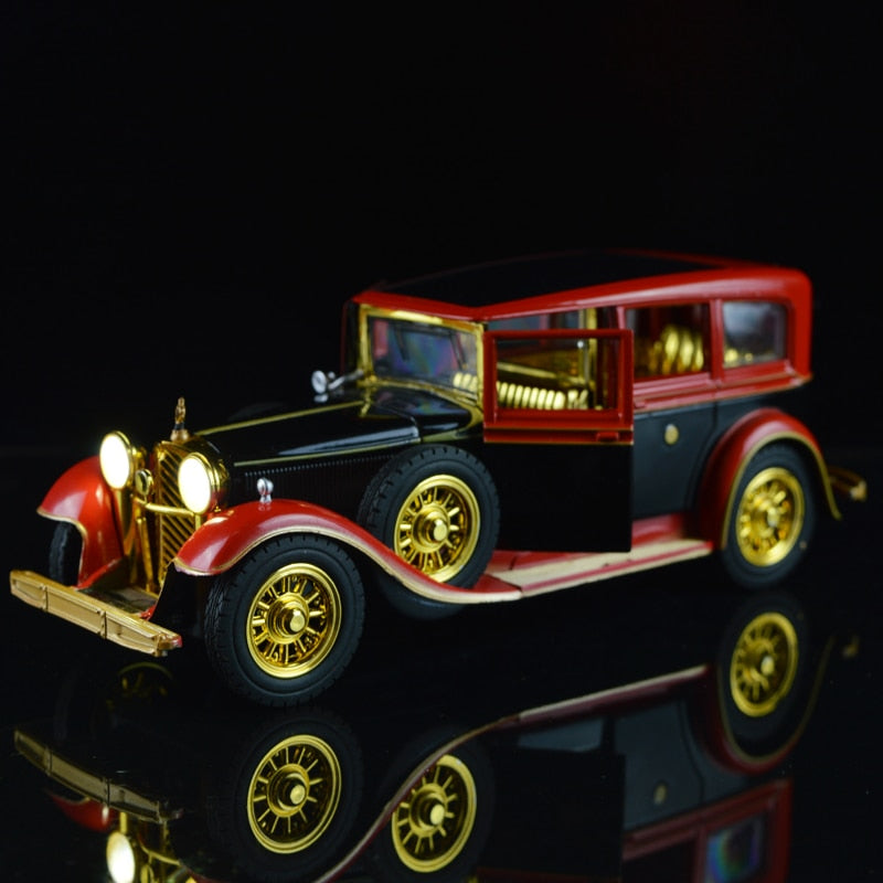1:28 Retro Classic Car Alloy Car Model