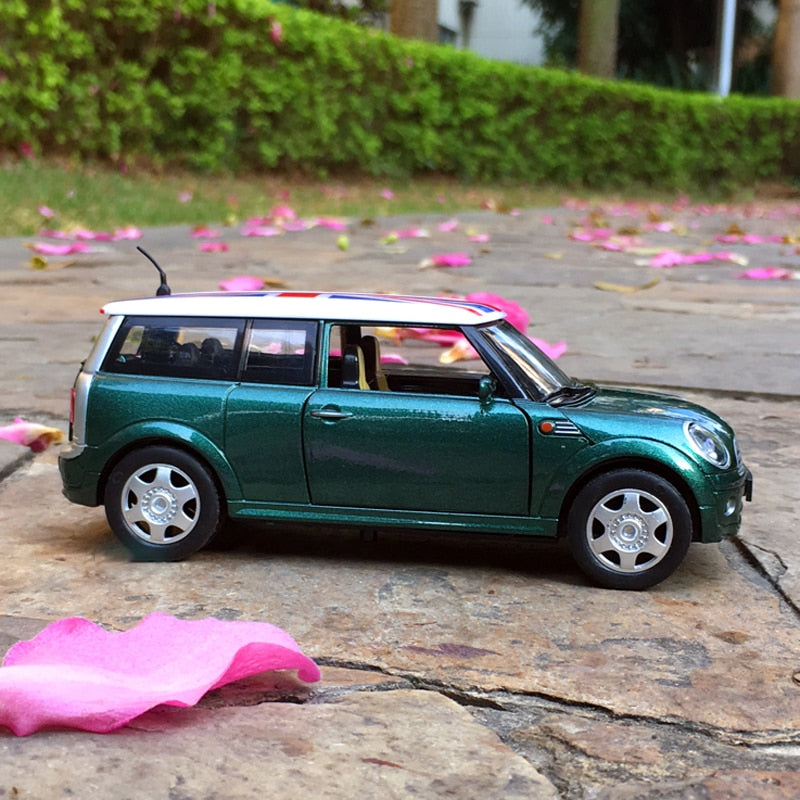 1:32 Mini Countryman Diecast Model Simulation
