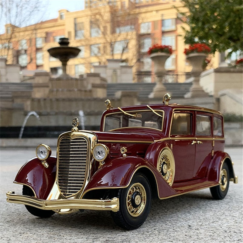 1:28 Retro Classic Car Alloy Car Model