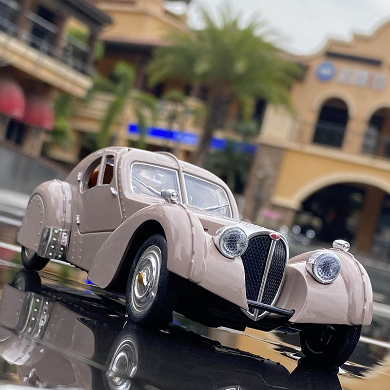 1:28 Bugatti TYPE 57SC Classic Car Model Simulation
