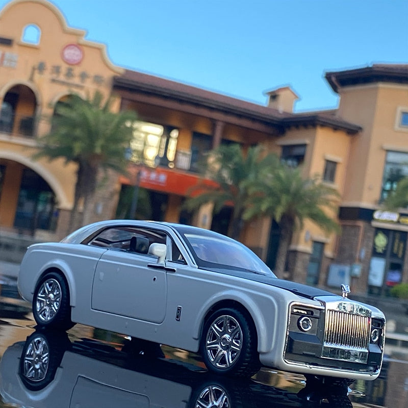1:24 Rolls-Royce Sweptail Luxury Car