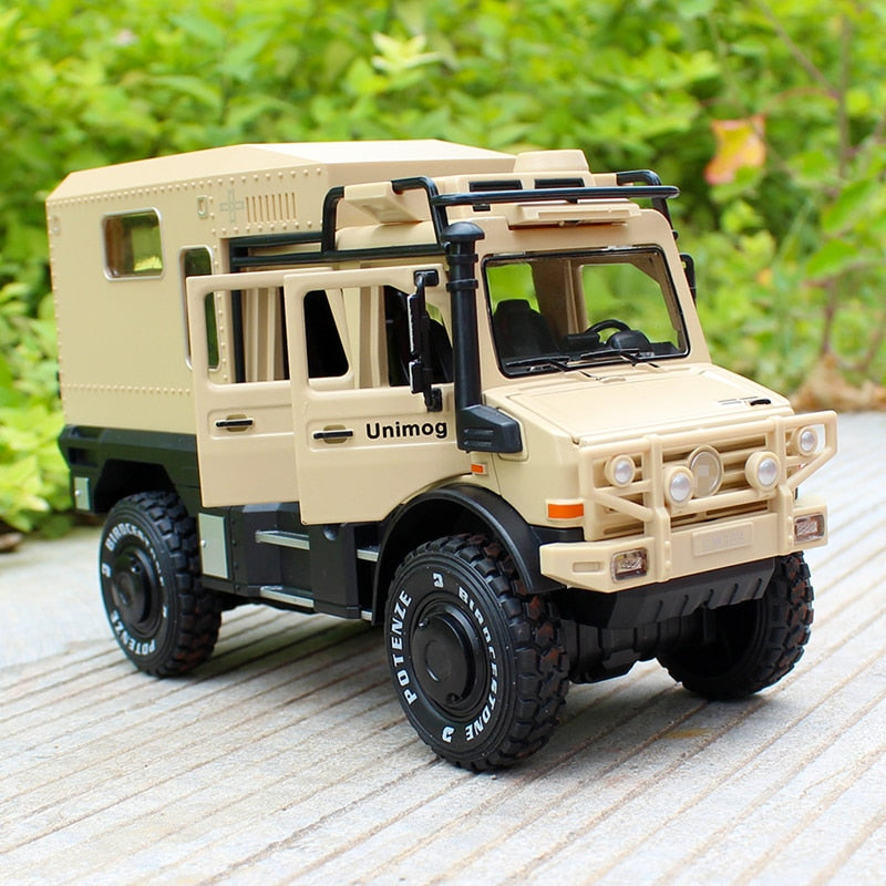 1/28 UNIMOG U4000 Alloy Motorhome Touring Car Model