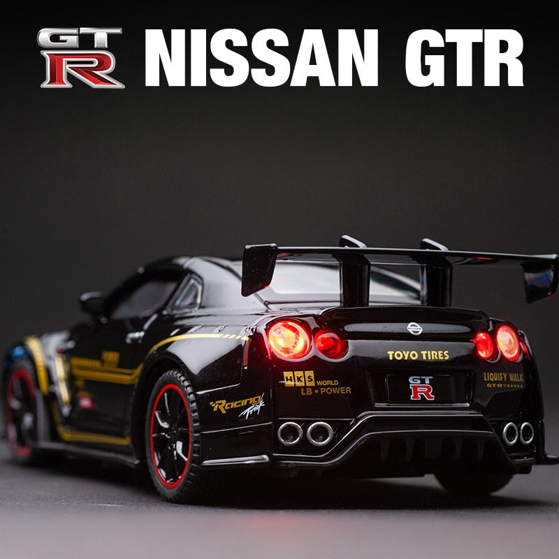 1:32 NISSAN GT-R R35 Alloy Car Model