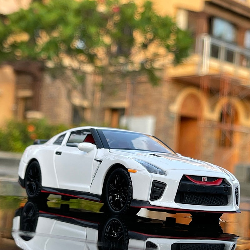 1:32 NISSAN GT-R R35 Alloy Car Model