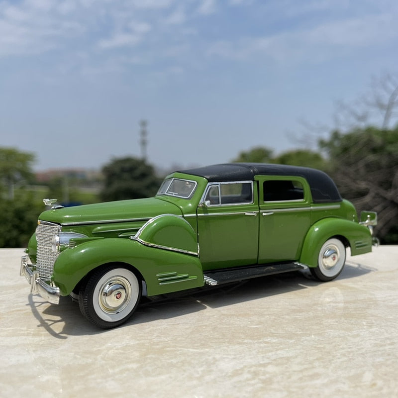 1:30 Classical Old Car Alloy Car Model Simulation