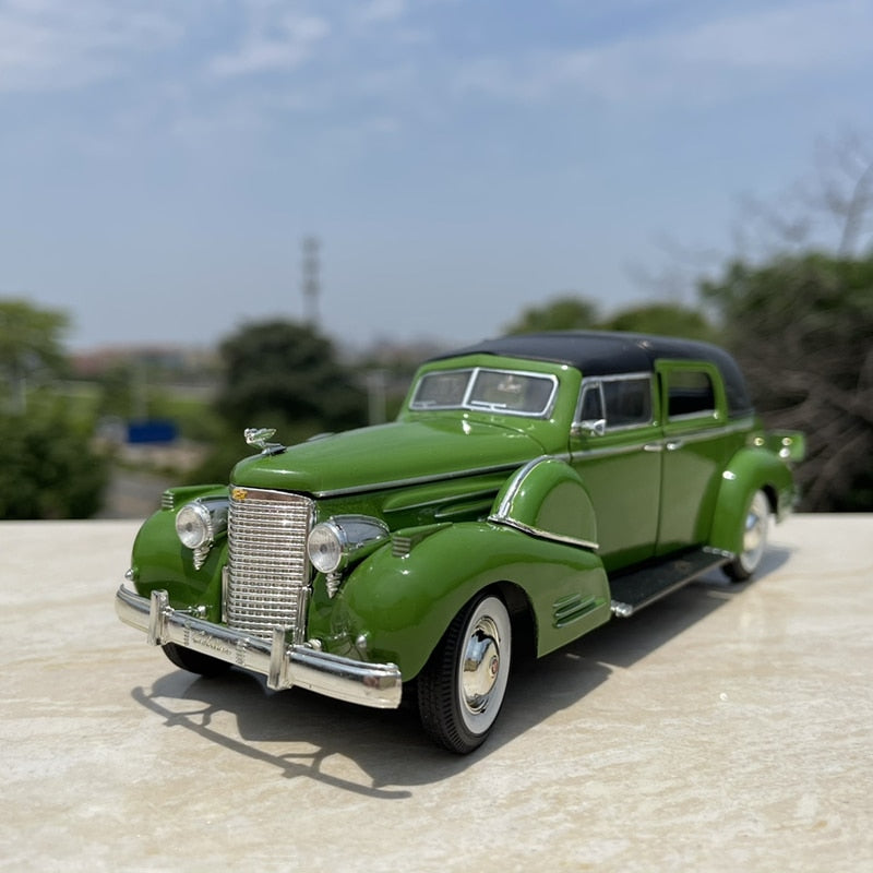 1:30 Classical Old Car Alloy Car Model Simulation