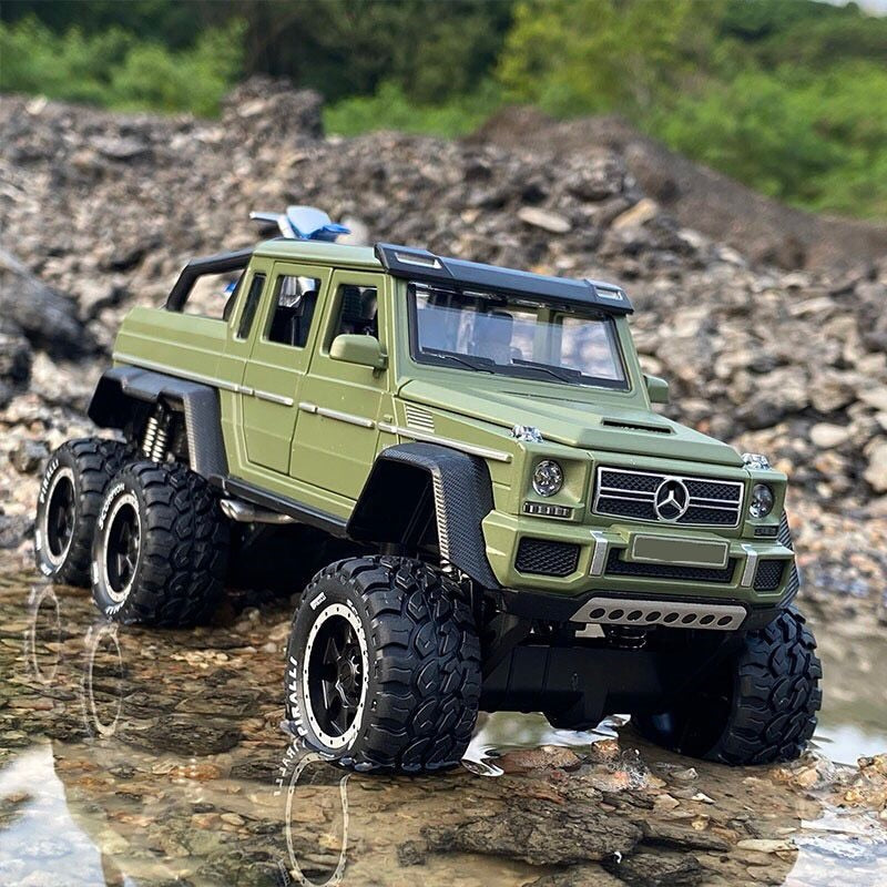 1:28 G63 G65 6*6 Big Tyre Alloy Pickup Car Model