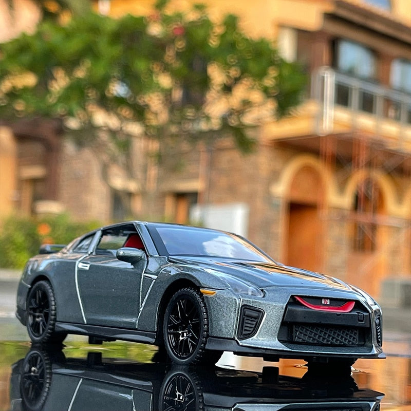 1:32 NISSAN GT-R R35 Alloy Car Model