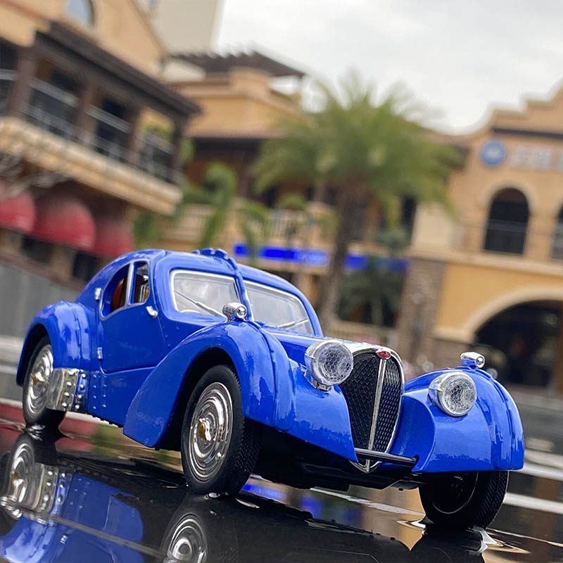 1:28 Bugatti TYPE 57SC Classic Car Model Simulation