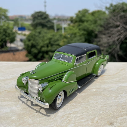 1:30 Classical Old Car Alloy Car Model Simulation